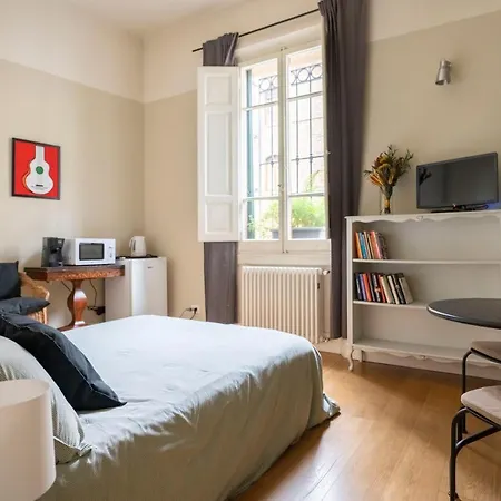 Boutique With Private And Garden Oasis * Florencia